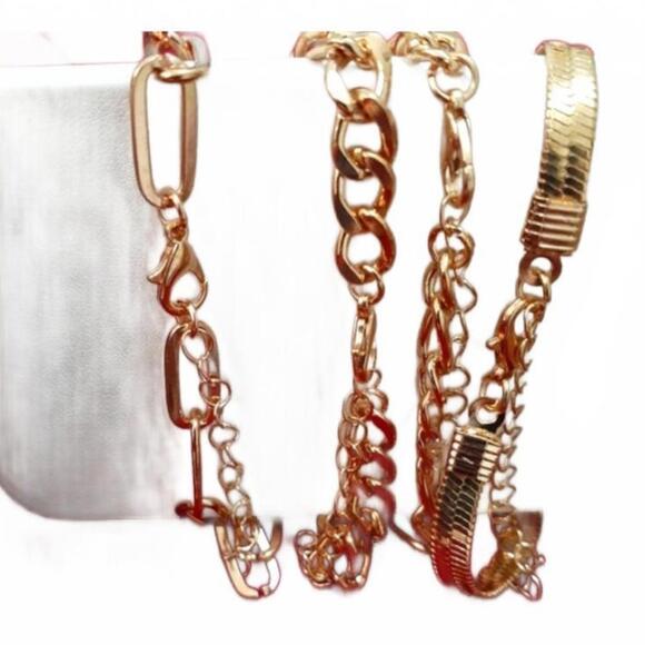 2/$30 Bracelet Set of 4 Women's Gold Toned Modern Chunky Jewelery - Picture 3 of 5